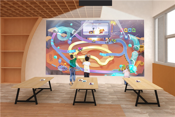 墻面互動(dòng)投影:展廳內(nèi)光影動(dòng)態(tài)交錯(cuò)。插圖 墻面互動(dòng)投影:展廳內(nèi)光影動(dòng)態(tài)交錯(cuò)。插圖